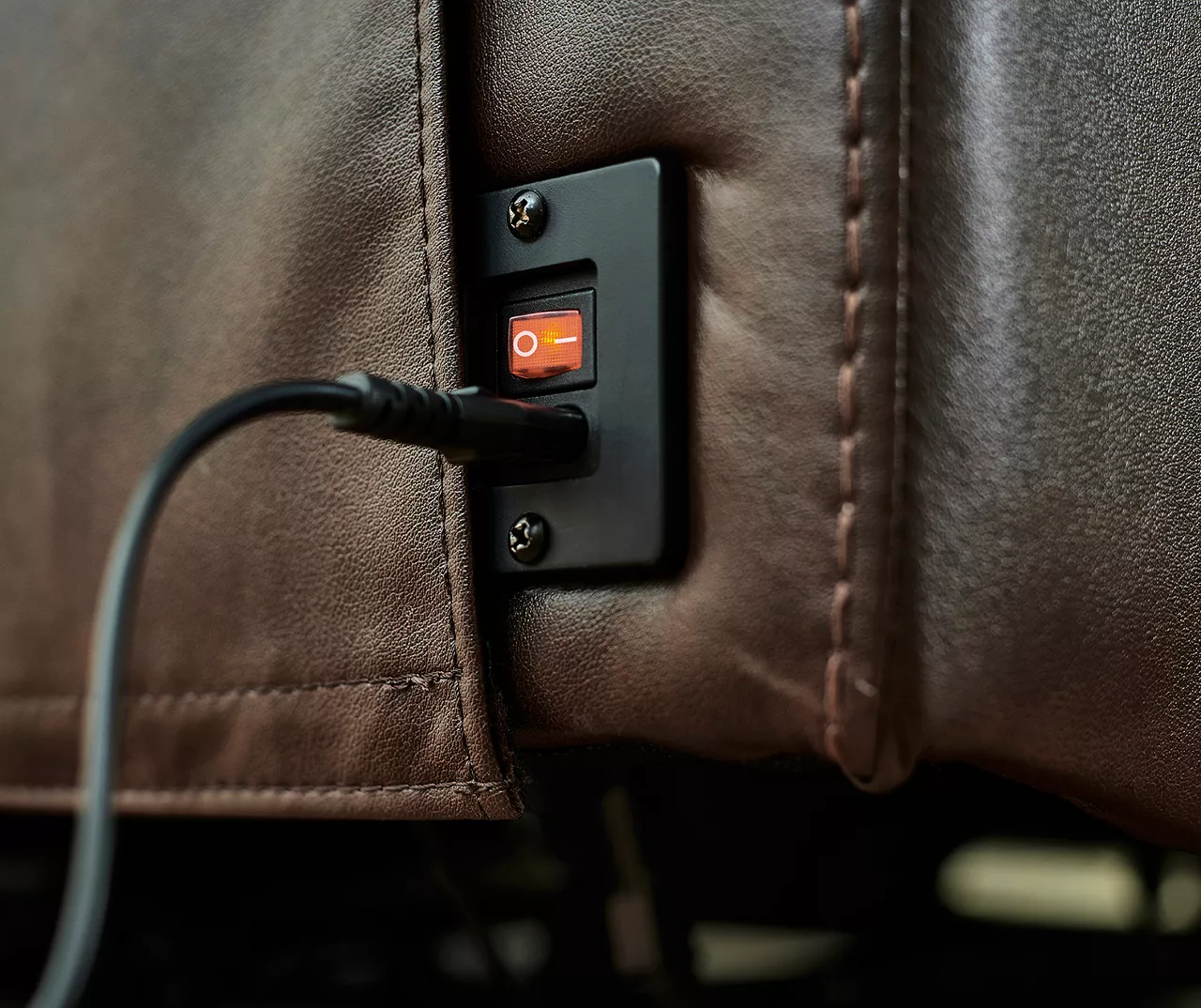 Wellsley Leather Power Reclining Console Loveseat 11 Wellsley Leather Power Reclining Console Loveseat - Image 9