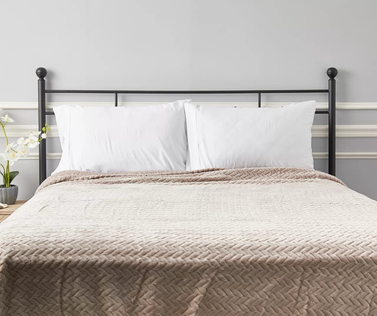 Tan Zigzag-Embossed Velvet King Blanket 7 Tan Zigzag-Embossed Velvet King Blanket - Image 5