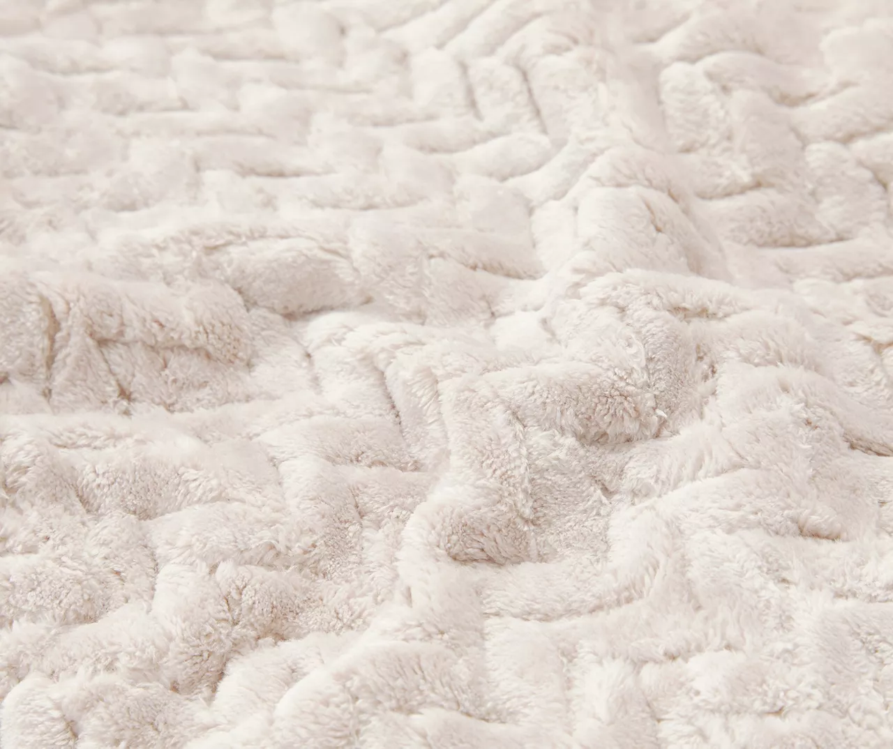 Broyhill Whisper White Chevron Embossed Velvet Blanket 6 Broyhill Whisper White Chevron Embossed Velvet Blanket - Image 4