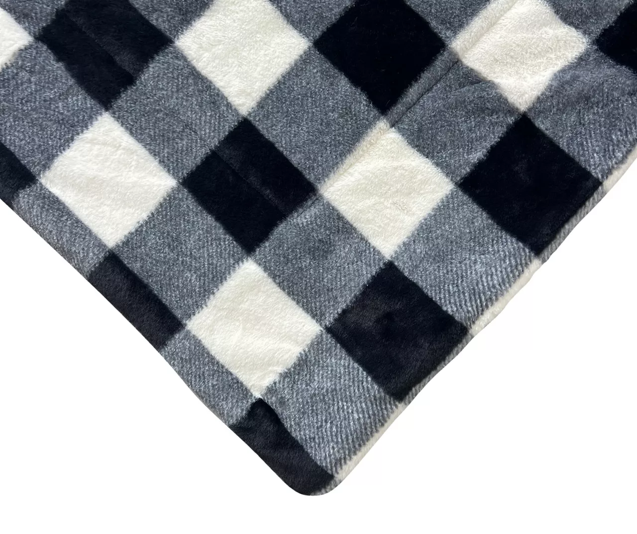 Black & White Buffalo Check Faux Fur Full/Queen Comforter 6 Black & White Buffalo Check Faux Fur Full/Queen Comforter - Image 4